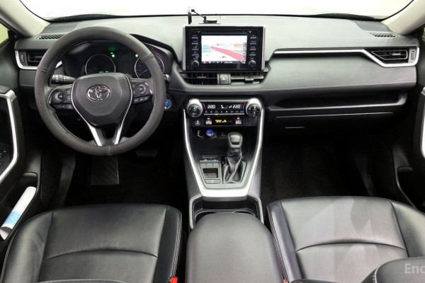 2020 Toyota RAV4 с пробегом 52 901 км