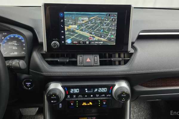 2023 Toyota RAV4 с пробегом 23 732 км