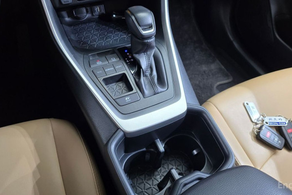 2023 Toyota RAV4 с пробегом 43 181 км