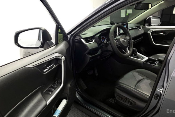 2020 Toyota RAV4 с пробегом 52 901 км