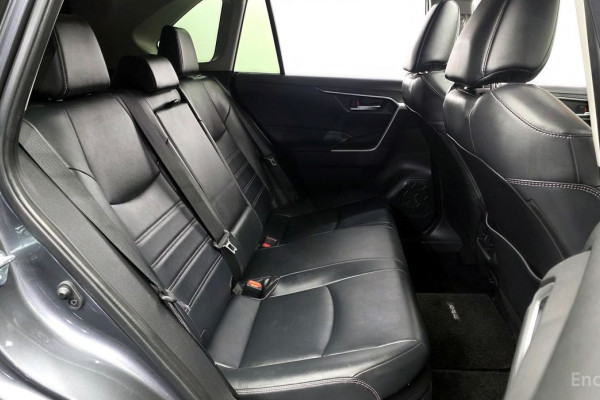 2020 Toyota RAV4 с пробегом 52 901 км