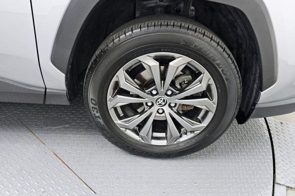 2023 Toyota RAV4 с пробегом 26 442 км