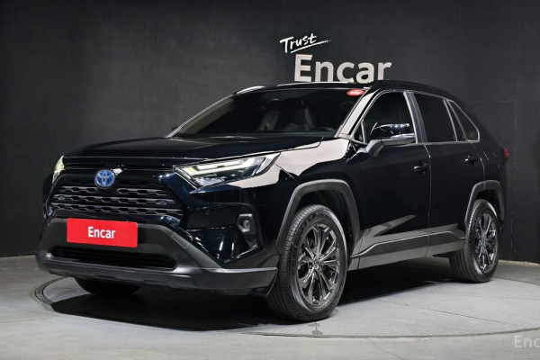 2023 Toyota RAV4 с пробегом 31 351 км