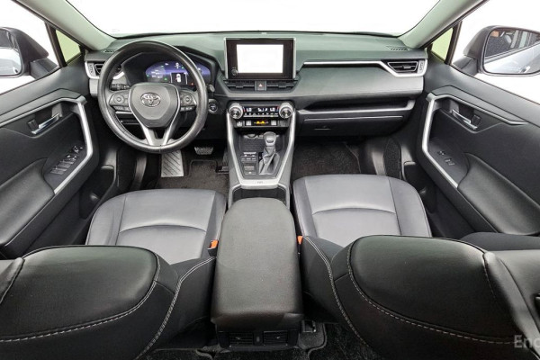 2023 Toyota RAV4 с пробегом 26 442 км
