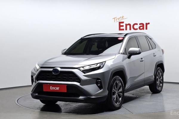 2023 Toyota RAV4 с пробегом 26 442 км