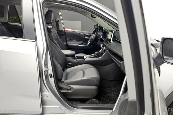 2023 Toyota RAV4 с пробегом 26 442 км