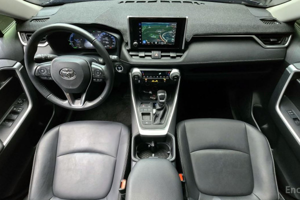 2023 Toyota RAV4 с пробегом 31 351 км