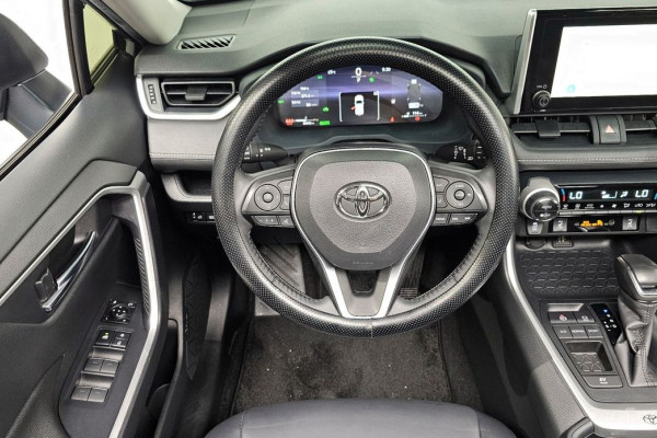 2023 Toyota RAV4 с пробегом 26 442 км