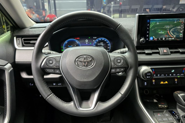 2023 Toyota RAV4 с пробегом 31 351 км