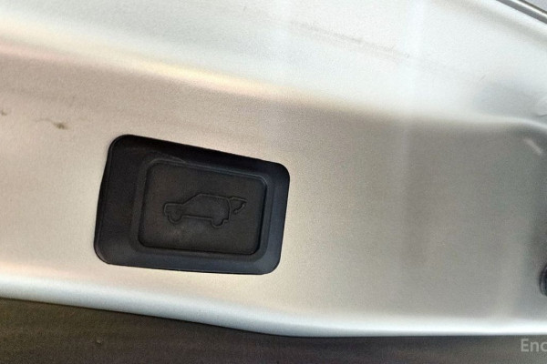 2023 Toyota RAV4 с пробегом 26 442 км