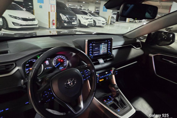 2020 Toyota RAV4 с пробегом 85 000 км