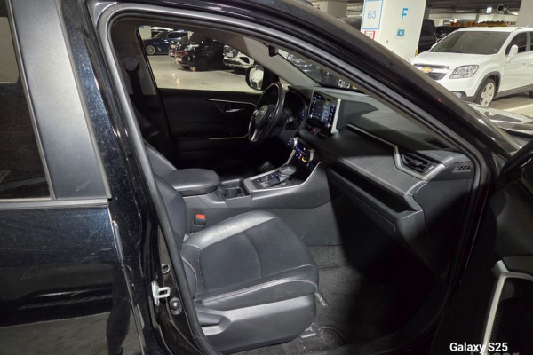 2020 Toyota RAV4 с пробегом 85 000 км