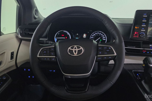 2023 Toyota Sienna с пробегом 20 948 км