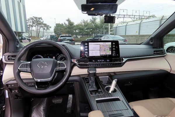 2021 Toyota Sienna с пробегом 77 910 км