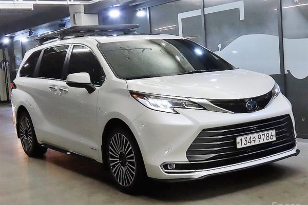 2021 Toyota Sienna с пробегом 97 000 км