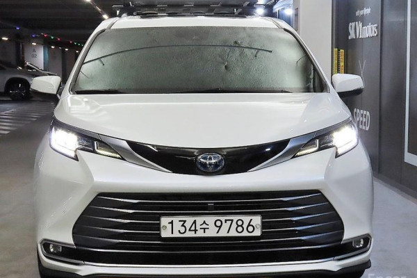 2021 Toyota Sienna с пробегом 97 000 км