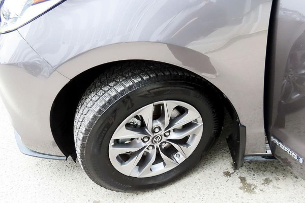 2021 Toyota Sienna с пробегом 77 910 км