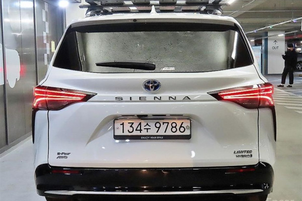 2021 Toyota Sienna с пробегом 97 000 км
