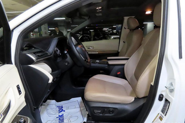 2021 Toyota Sienna с пробегом 97 000 км