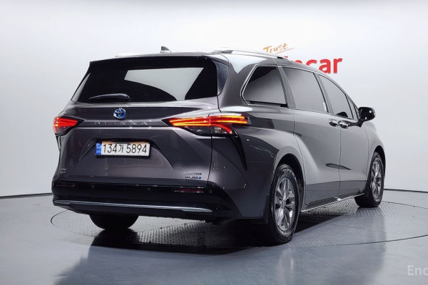 2023 Toyota Sienna с пробегом 73 551 км