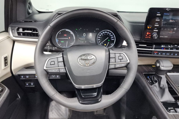 2023 Toyota Sienna с пробегом 73 551 км