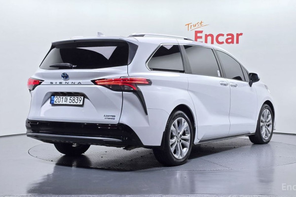 2022 Toyota Sienna с пробегом 16 922 км