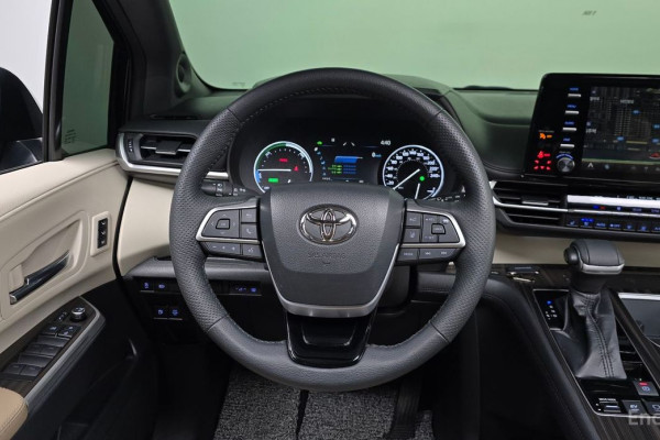 2022 Toyota Sienna с пробегом 70 164 км