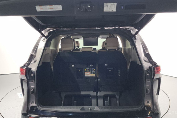2023 Toyota Sienna с пробегом 73 551 км