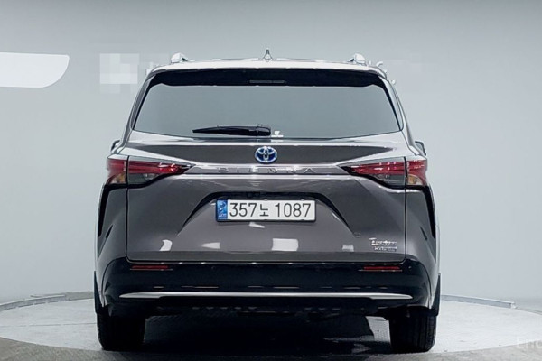 2022 Toyota Sienna с пробегом 17 131 км