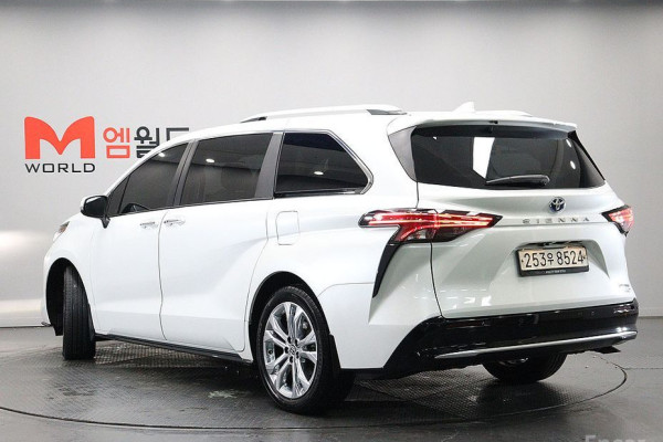 2022 Toyota Sienna с пробегом 31 390 км