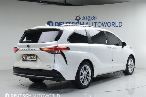 2021 Toyota Sienna с пробегом 38 000 км