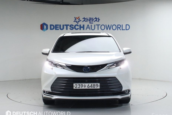 2021 Toyota Sienna с пробегом 38 000 км