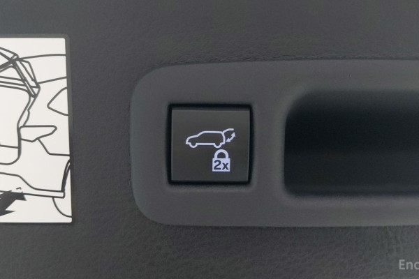 2022 Toyota Sienna с пробегом 17 131 км