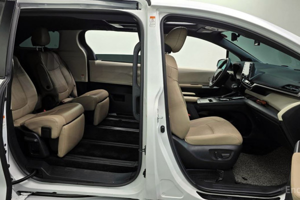 2022 Toyota Sienna с пробегом 16 922 км