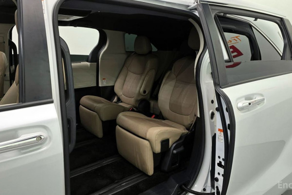 2022 Toyota Sienna с пробегом 16 922 км