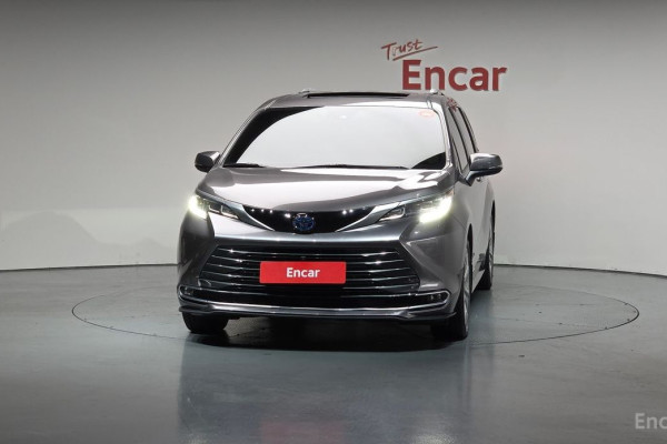 2021 Toyota Sienna с пробегом 67 389 км