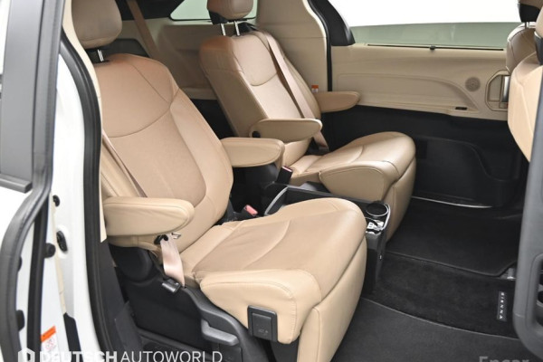 2021 Toyota Sienna с пробегом 38 000 км