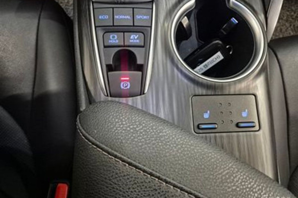 2023 Toyota Camry с пробегом 41 500 км