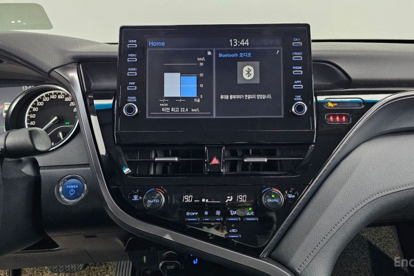 2022 Toyota Camry с пробегом 119 708 км