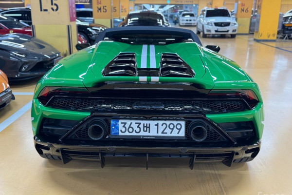 2023 Lamborghini Huracán с пробегом 60 км