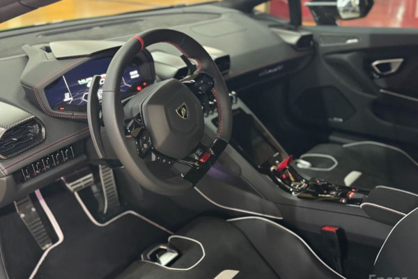 2023 Lamborghini Huracán с пробегом 60 км