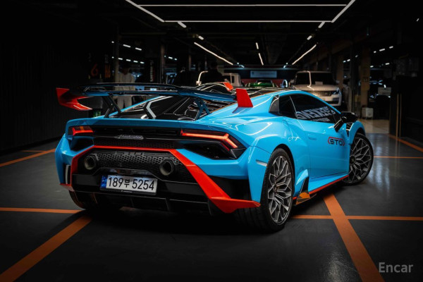 2022 Lamborghini Huracán с пробегом 1 050 км