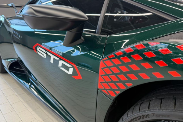 2023 Lamborghini Huracán с пробегом 1 787 км