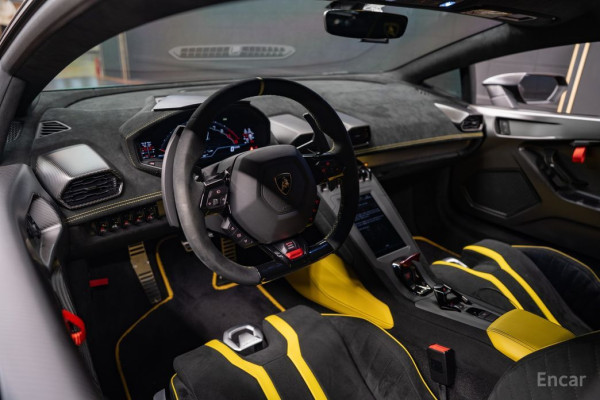 2023 Lamborghini Huracán с пробегом 9 092 км