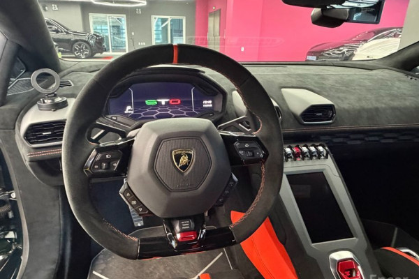 2023 Lamborghini Huracán с пробегом 1 787 км