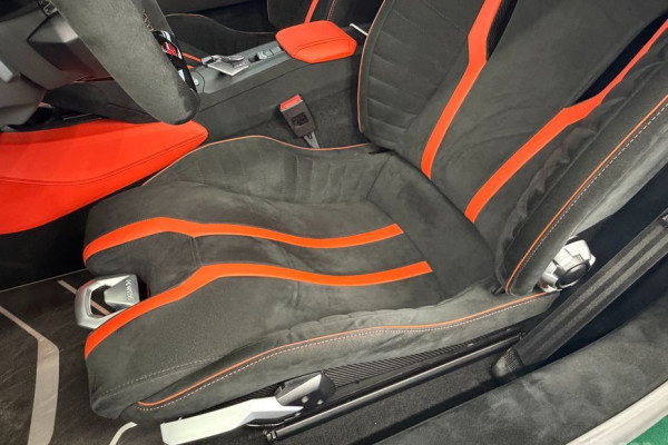 2023 Lamborghini Huracán с пробегом 1 787 км