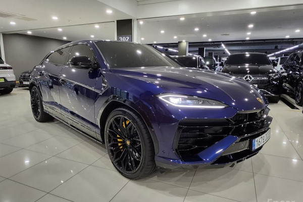 2025 Lamborghini Urus с пробегом 51 км