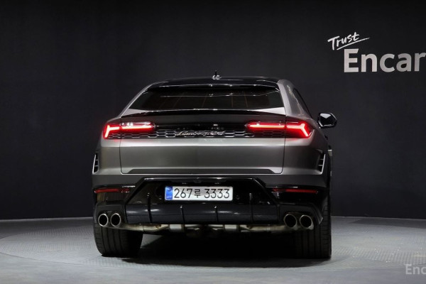 2025 Lamborghini Urus с пробегом 2 611 км