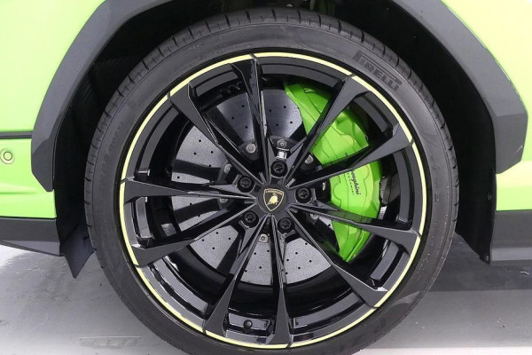 2024 Lamborghini Urus с пробегом 9 000 км