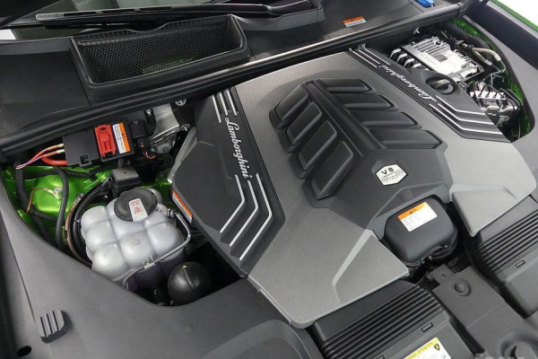 2024 Lamborghini Urus с пробегом 9 000 км